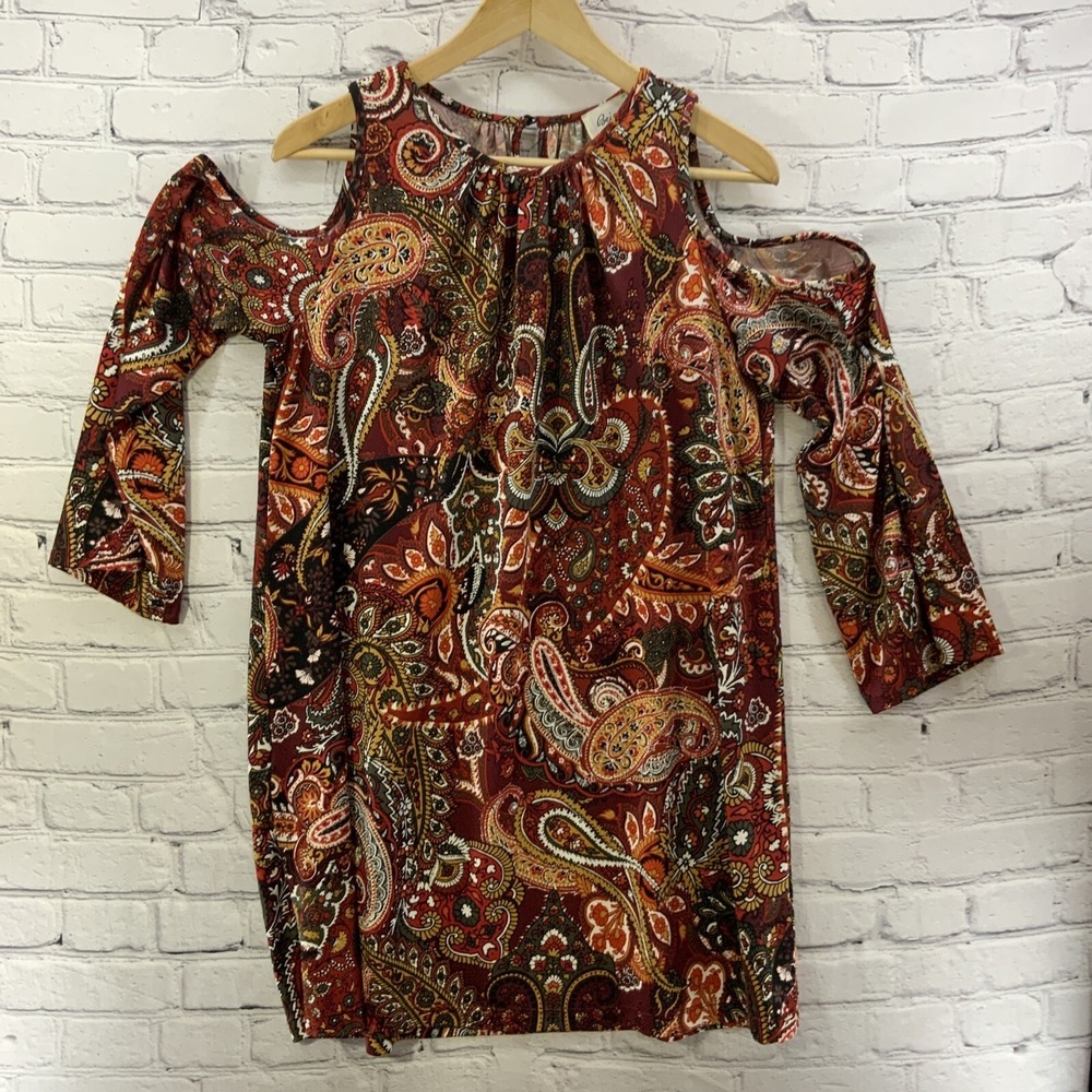Beige By ECI Blouse Womens Sz L Cold Shoulder Paisley Print‎